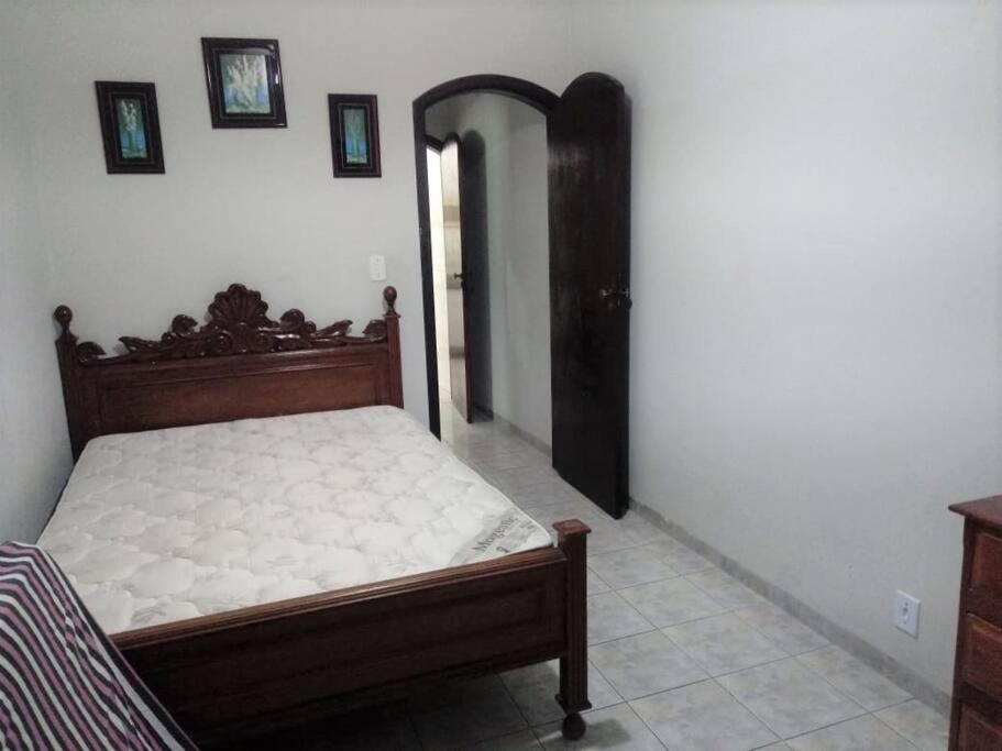 Casa Grande Wi-fi 4 Dorm 3 Carros Area Churrasq 700 Mts Da Imirim Holiday home