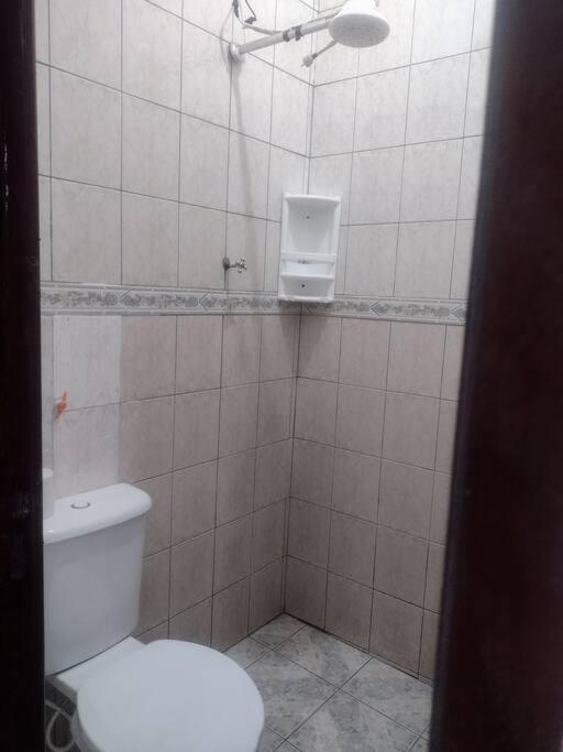 Casa Grande Wi-fi 4 Dorm 3 Carros Area Churrasq 700 Mts Da Imirim Holiday home Praia Grande (Santos)