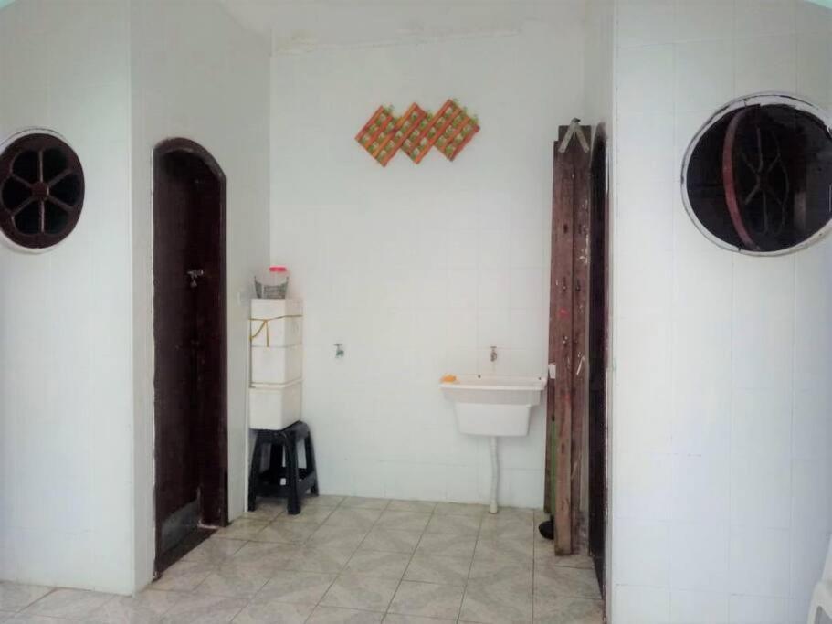 Holiday home Casa Grande Wi-fi 4 Dorm 3 Carros Area Churrasq 700 Mts Da Imirim Praia Grande (Santos)